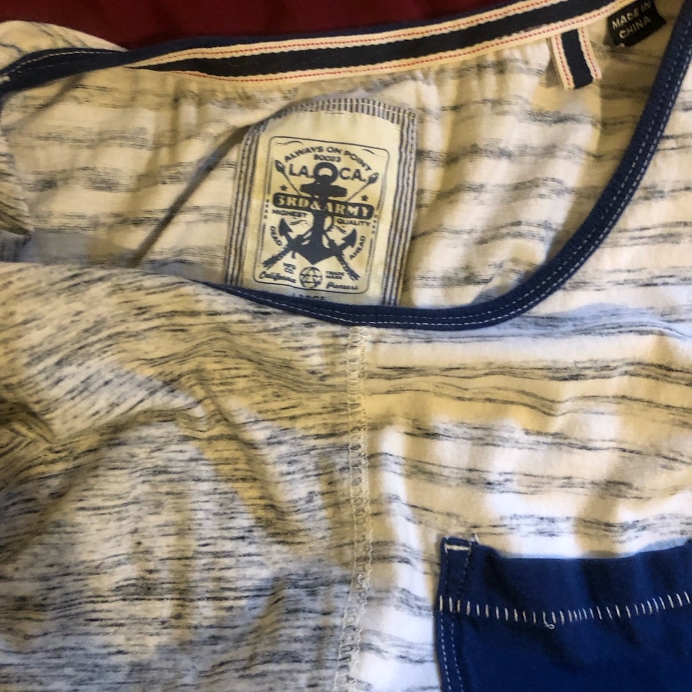 Sleeveless shirt